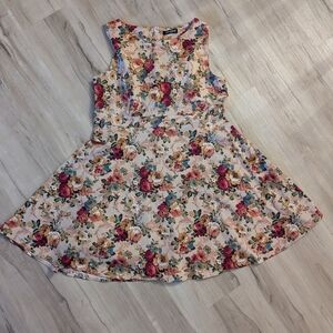 Floral Sleeveless Dress with Multicolor Blooms